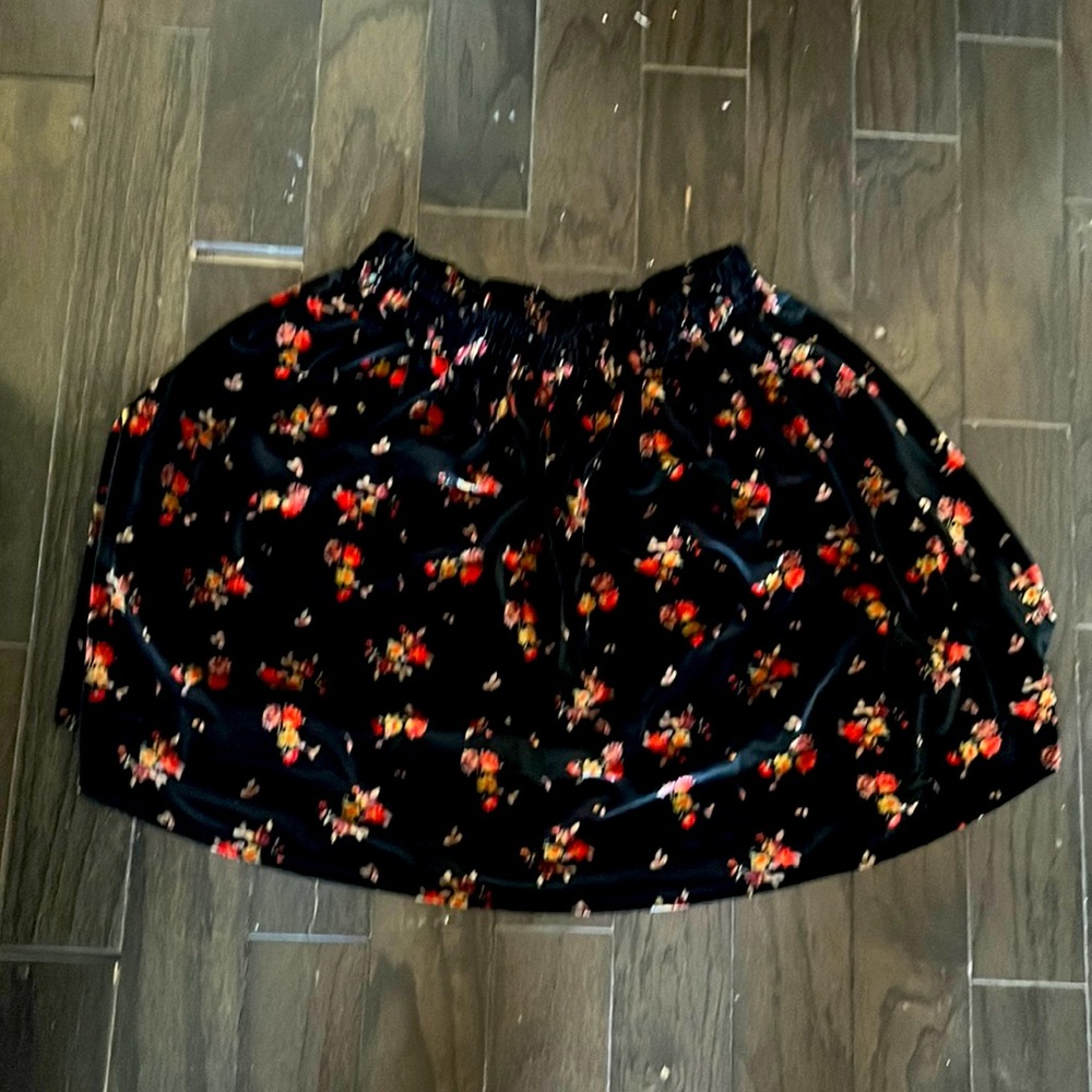 Cute skirt size M 💐velvet